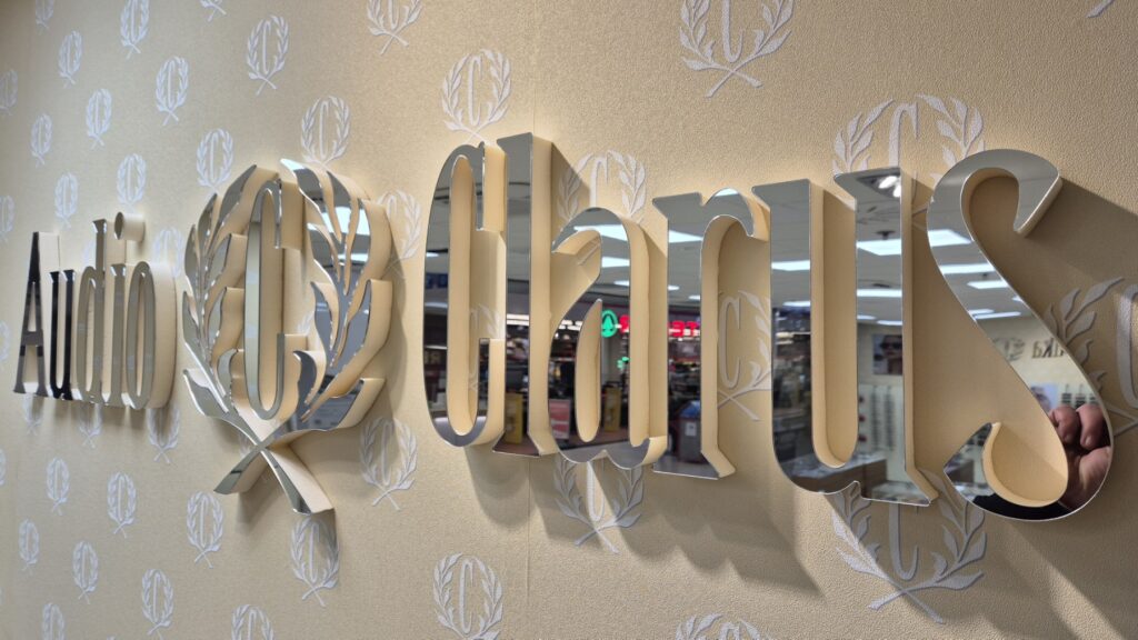 Notranji 3D napis z logotipom